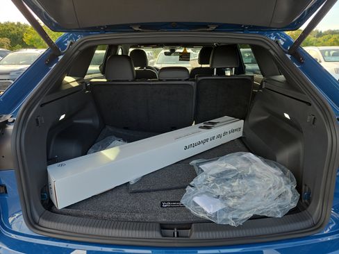 New 2026 Volkswagen Atlas Cross Sport SE image 8