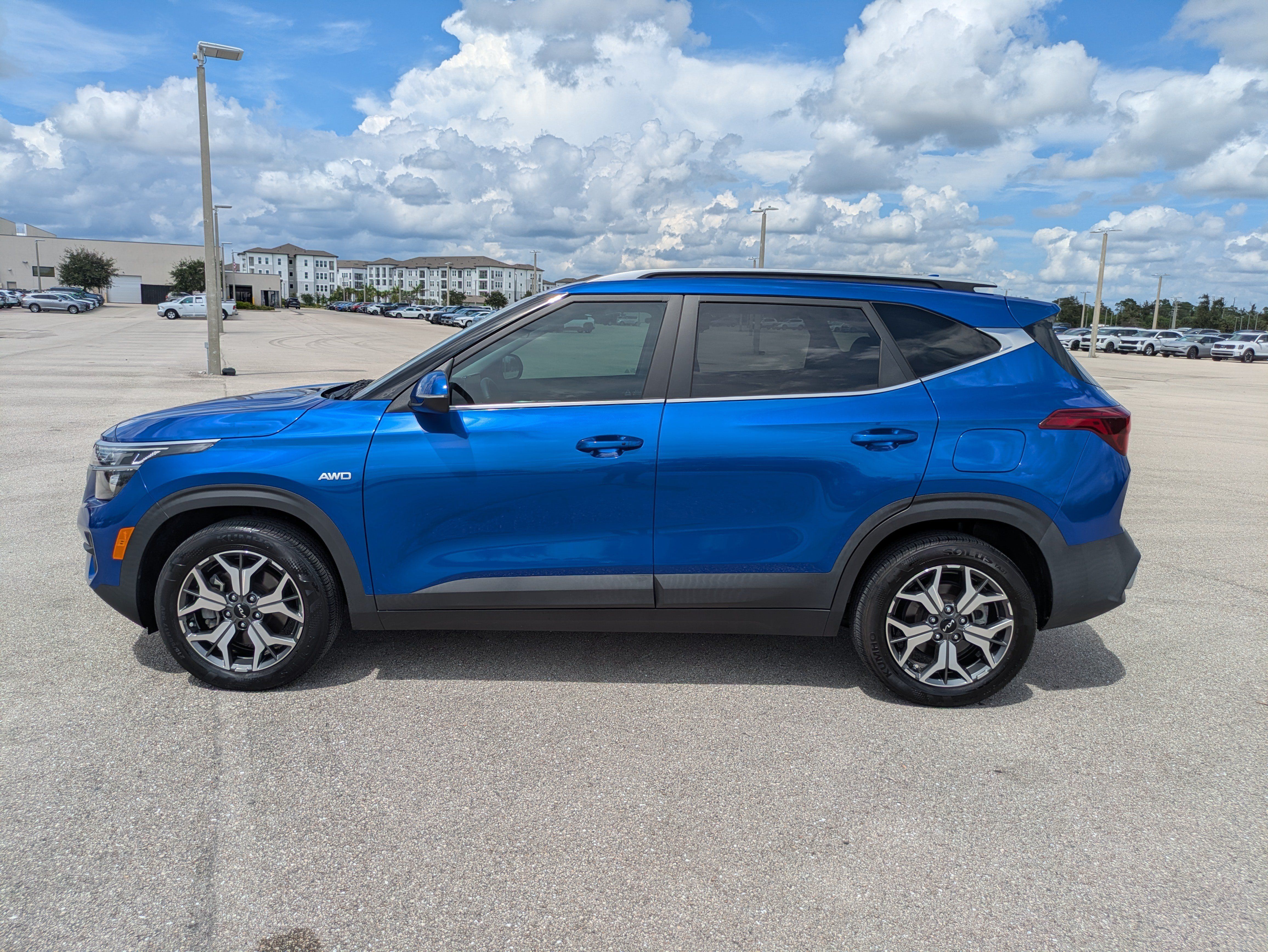 Used 2023 Kia Seltos EX AWD/4WD image 7