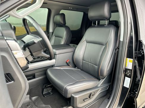 Used 2025 Ford F350 Lariat w/ Lariat Ultimate Package image 11