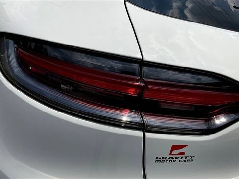 Used 2022 Porsche Macan S AWD/4WD image 22