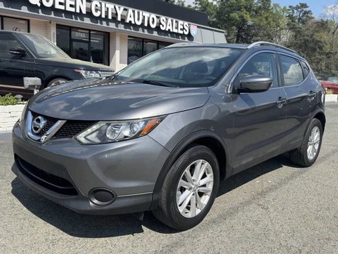 Used 2017 Nissan Rogue Sport SV image 1