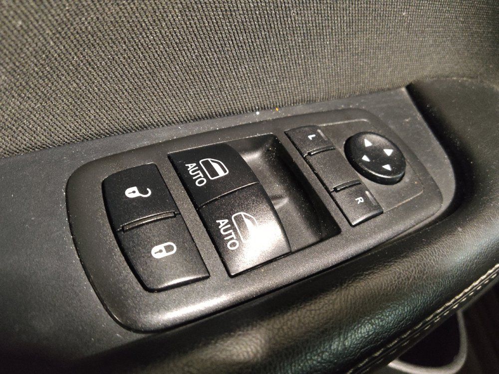 Used 2019 Dodge Challenger SXT RWD image 27