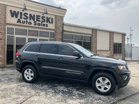 Used 2016 Jeep Grand Cherokee Laredo AWD/4WD image 2