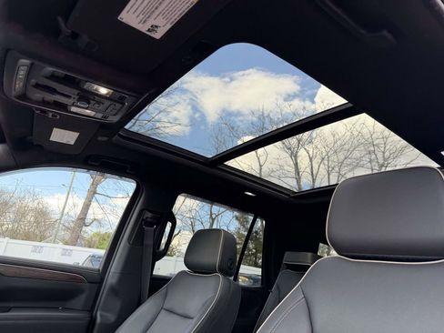 Used 2023 Chevrolet Tahoe Premier AWD/4WD image 20