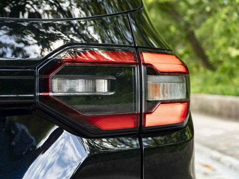 Used 2025 Honda Pilot EX-L image 13