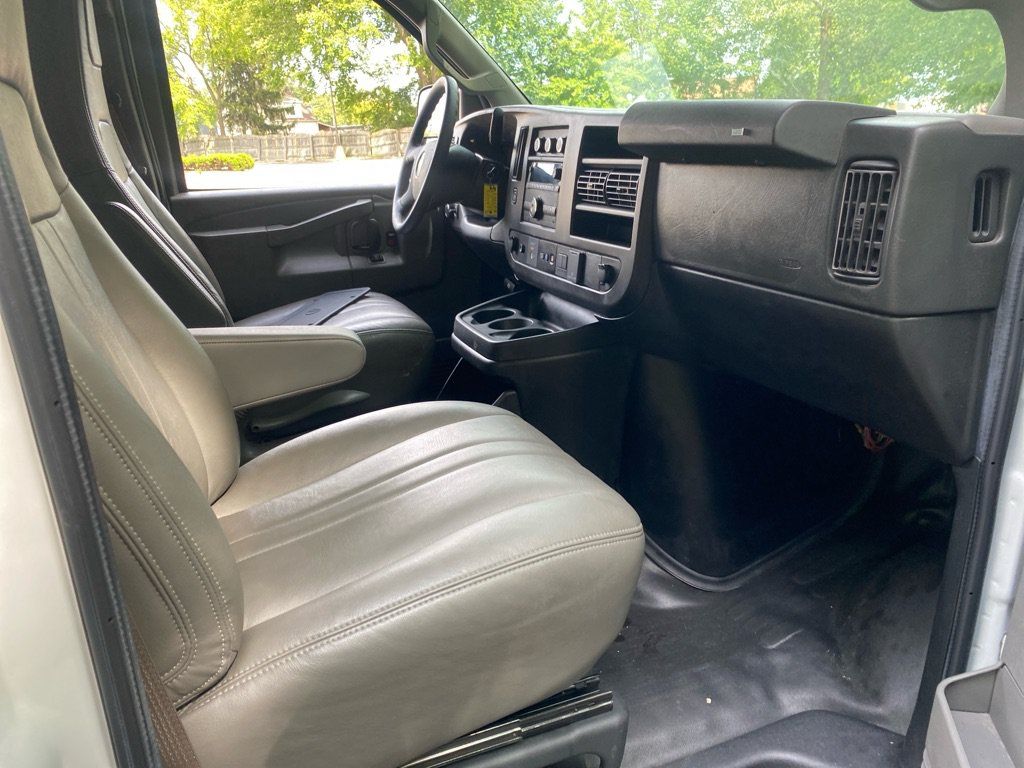 Used 2021 Chevrolet Express 2500 Extended RWD image 22