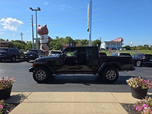New 2025 Jeep Gladiator Sport image 6