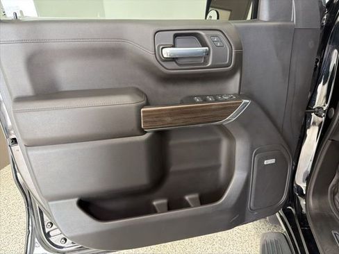 Used 2022 Chevrolet Silverado 1500 LT Trail Boss w/ LT Trail Boss Premium Package image 9