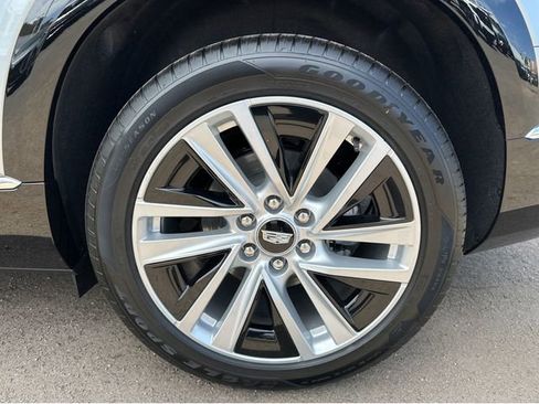 New 2026 Cadillac Vistiq Luxury image 17