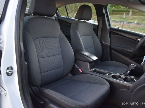 Used 2018 Chevrolet Cruze LT w/ LT Fleet Convenience Package FWD image 13