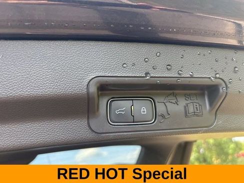 Used 2023 Ford Explorer XLT image 37