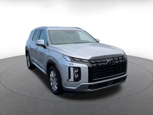 Used 2025 Hyundai Palisade SEL FWD image 3