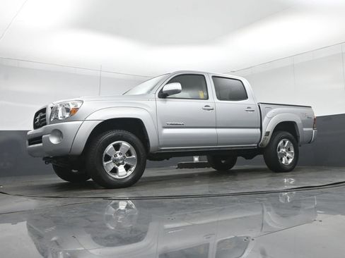 Used 2005 Toyota Tacoma PreRunner RWD image 51