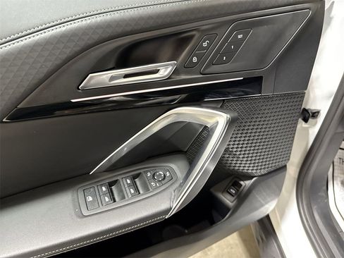 Used 2024 BMW X2 xDrive28i image 21