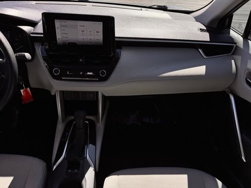 Used 2024 Toyota Corolla Cross L image 18