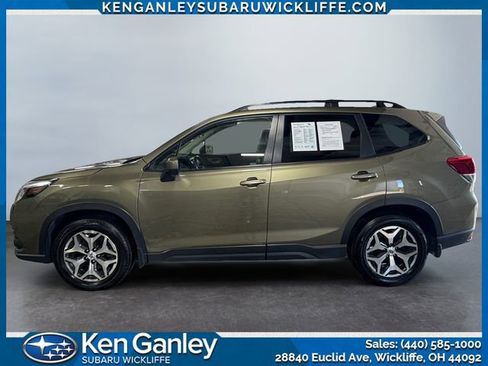 Used 2023 Subaru Forester Premium AWD/4WD image 2