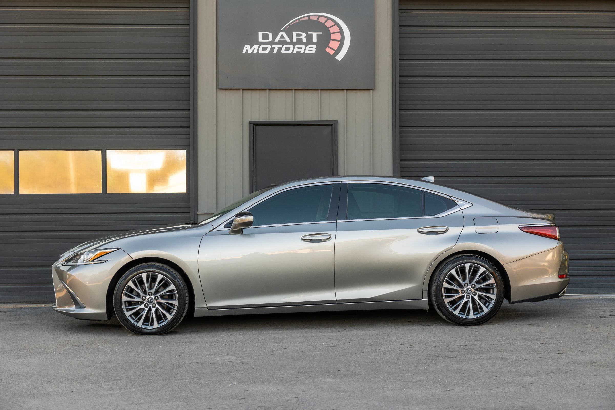 Used 2019 Lexus ES 350 w/ Premium Package FWD image 4