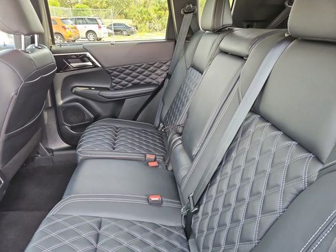 Used 2024 Mitsubishi Outlander SEL FWD image 13