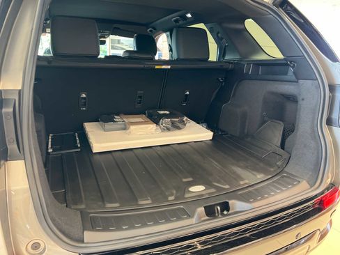 Used 2025 Land Rover Discovery Sport Dynamic SE image 17