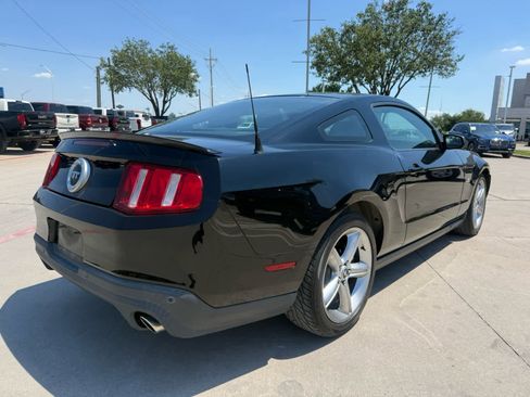 Used 2012 Ford Mustang GT Premium w/ Security Pkg RWD image 4