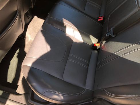 Used 2013 Ford Focus Titanium w/ Titanium Handling Pkg FWD image 31