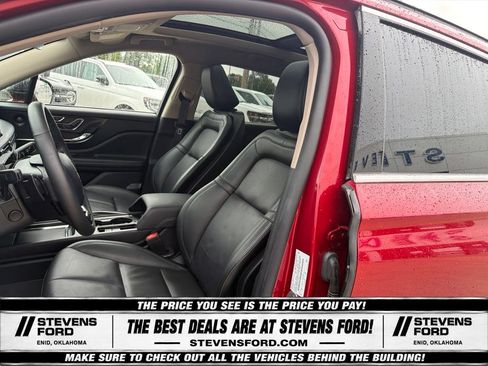 Used 2025 Lincoln Corsair Reserve w/ Equipment Group 202A AWD/4WD image 19