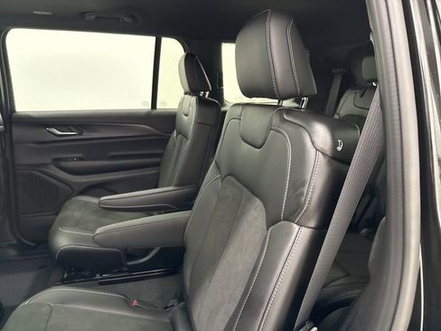 New 2025 Jeep Grand Cherokee L Altitude AWD/4WD image 19