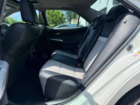 Used 2012 Toyota Camry SE FWD image 28