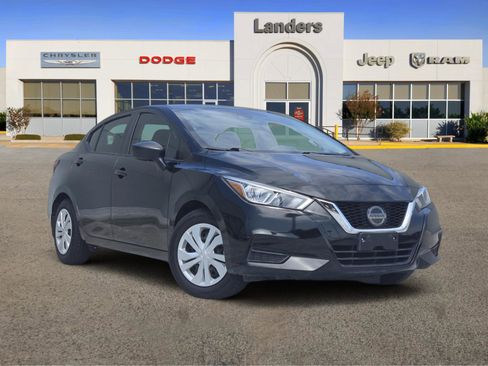 Used 2021 Nissan Versa S FWD image 1