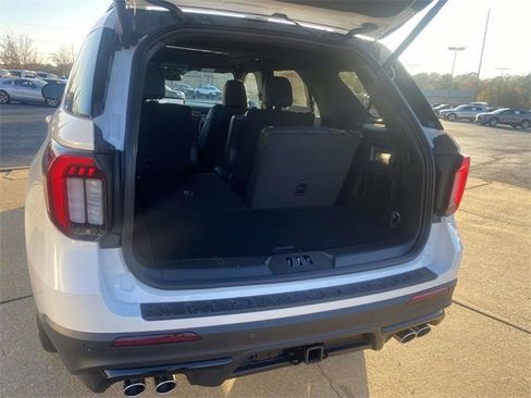 New 2026 Ford Explorer ST w/ Sun And Sound Package image 8