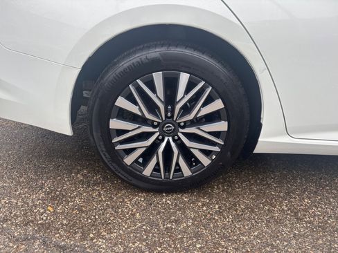 Used 2025 Nissan Altima 2.5 SV image 31