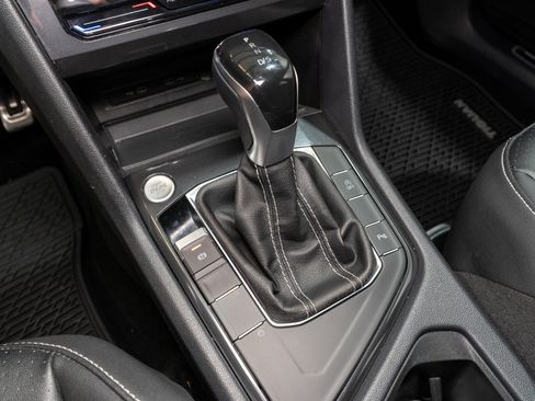 Used 2023 Volkswagen Tiguan SE R-Line image 22