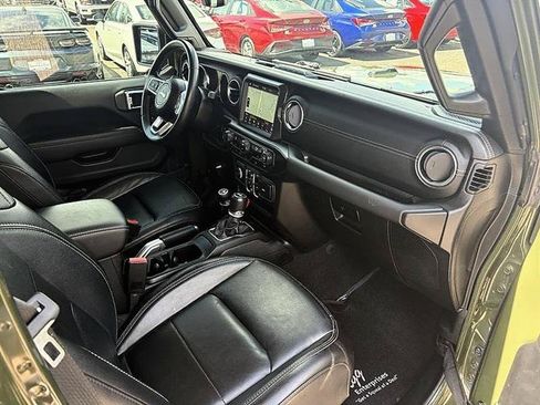 Used 2021 Jeep Wrangler Unlimited Sahara AWD/4WD image 33