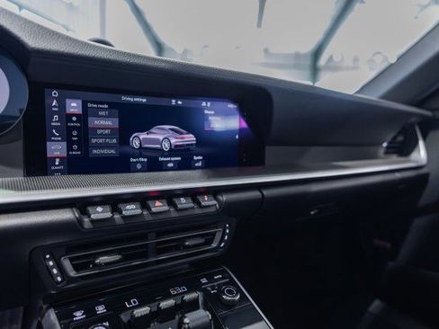 Used 2021 Porsche 911 Carrera S image 40