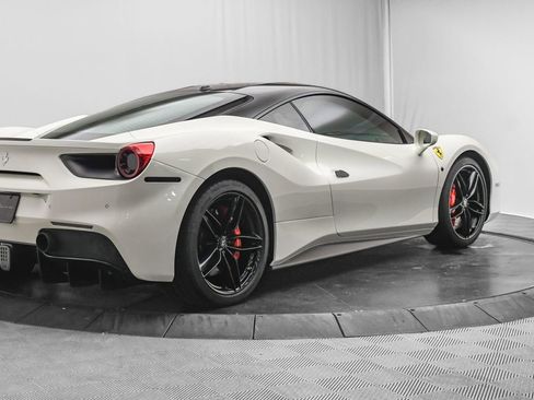 Used 2016 Ferrari 488 GTB image 8