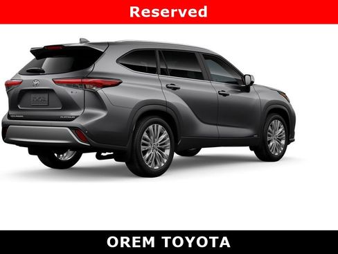 New 2026 Toyota Highlander Platinum image 10