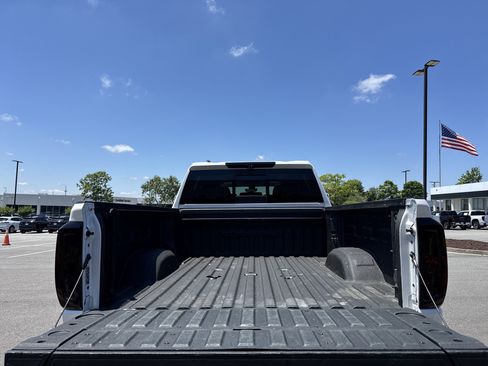 Used 2022 GMC Sierra 2500 Denali w/ Denali Ultimate Package AWD/4WD image 33