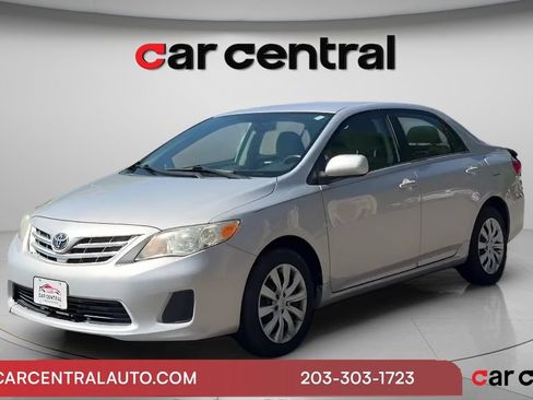 Used 2013 Toyota Corolla LE FWD image 1