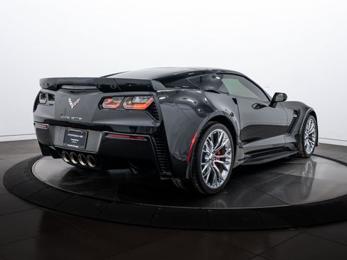 Used 2017 Chevrolet Corvette Z06 w/ Chrome Badge Package image 7