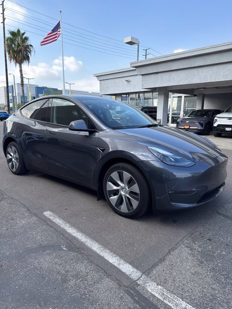 Used 2023 Tesla Model Y Long Range AWD/4WD image 7