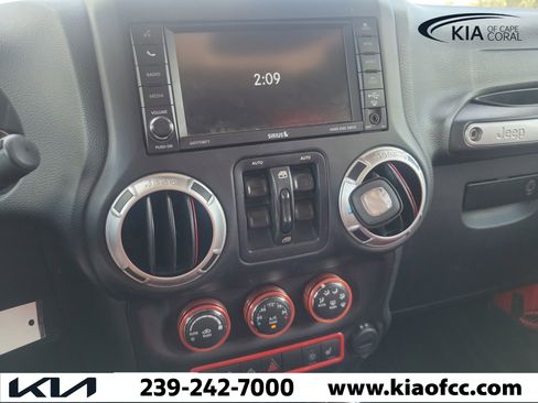 Used 2016 Jeep Wrangler Unlimited Rubicon AWD/4WD image 26