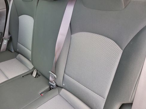 Used 2025 Kia Soul LX w/ LX Technology Package FWD image 13