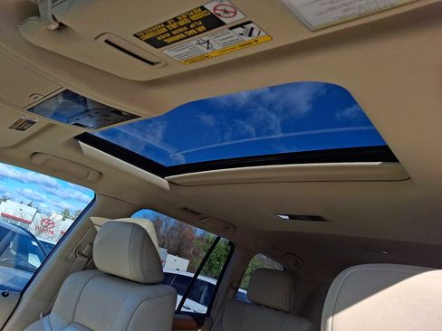 Used 2020 Lexus LX 570 4WD w/ Luxury Package image 13