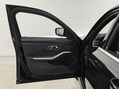 Used 2020 BMW 330i xDrive Sedan AWD/4WD image 11