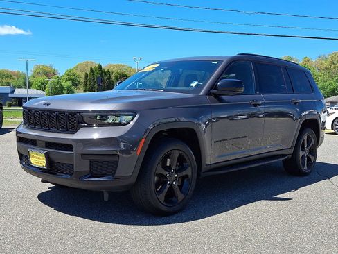 Used 2023 Jeep Grand Cherokee L Laredo AWD/4WD image 3