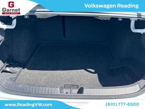 Certified 2021 Volkswagen Jetta R-Line w/ R-Line Cold Weather Package FWD image 23