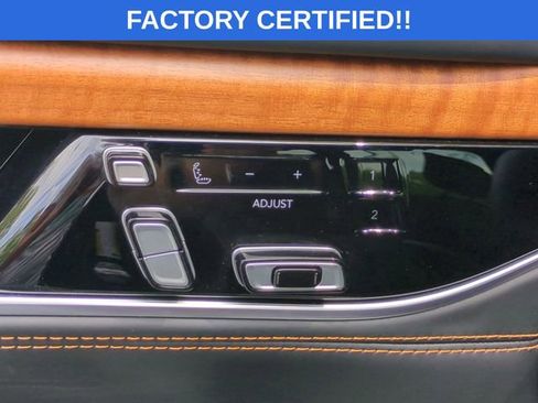 Used 2024 Jeep Grand Wagoneer Series III AWD/4WD image 17