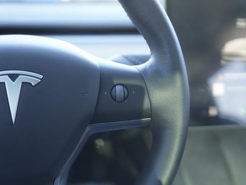 Used 2023 Tesla Model 3 Standard Range image 24