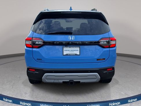 Used 2025 Honda Pilot TrailSport image 7