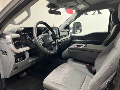 Used 2024 Ford F350 XLT AWD/4WD image 31